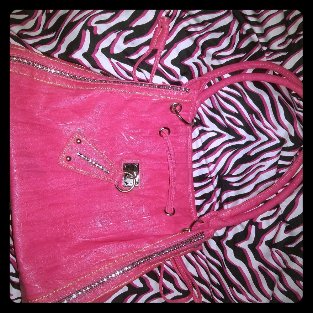 Super cute fuchsia purse